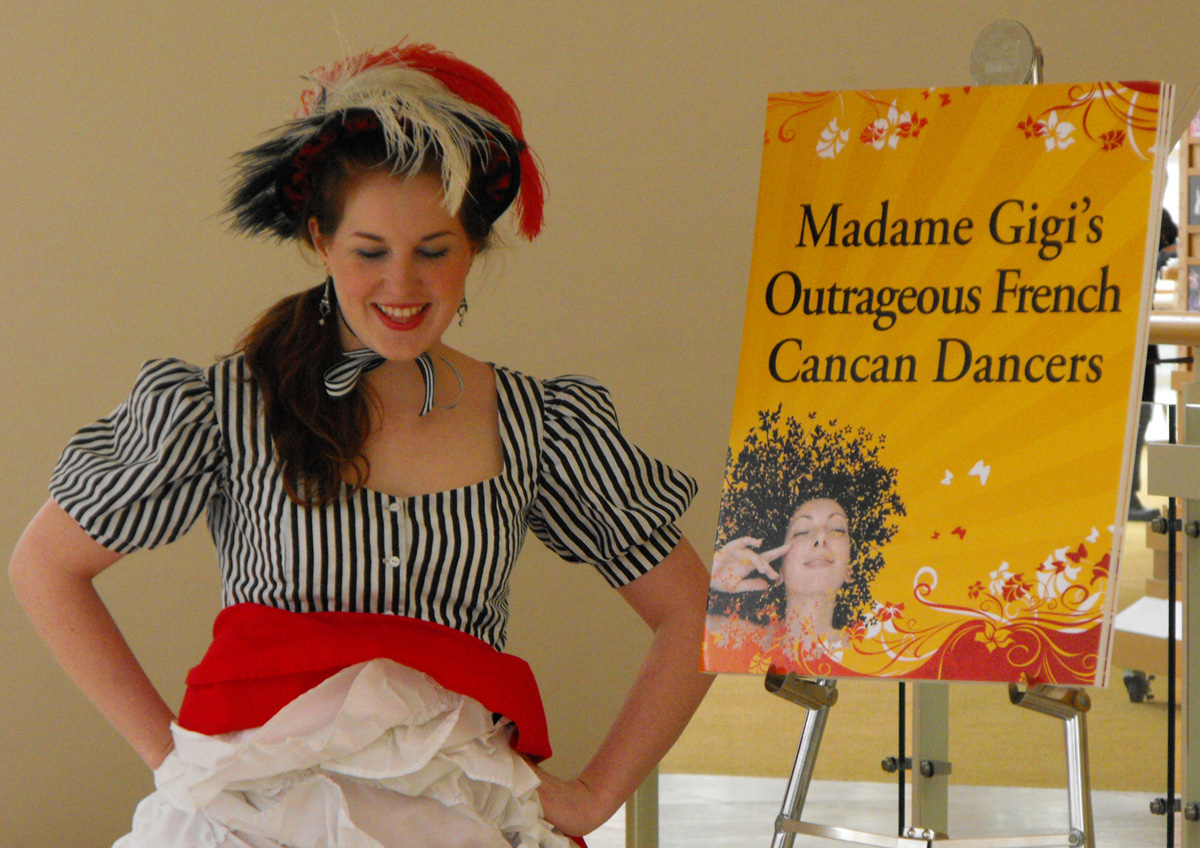 https://smileawhiledance.com/madamegigiscancandancers/CanCan068.jpg